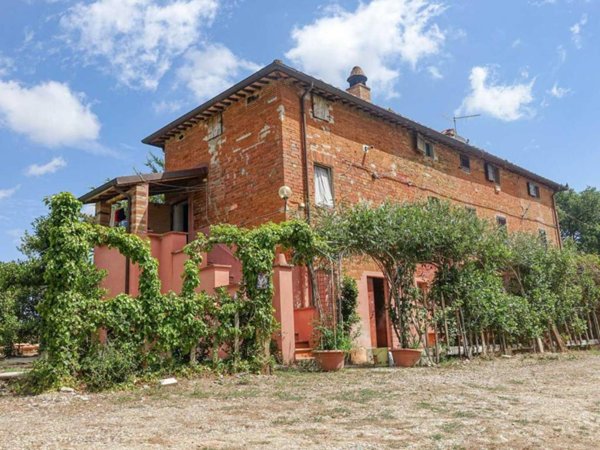 casa indipendente in vendita a Castiglione del Lago