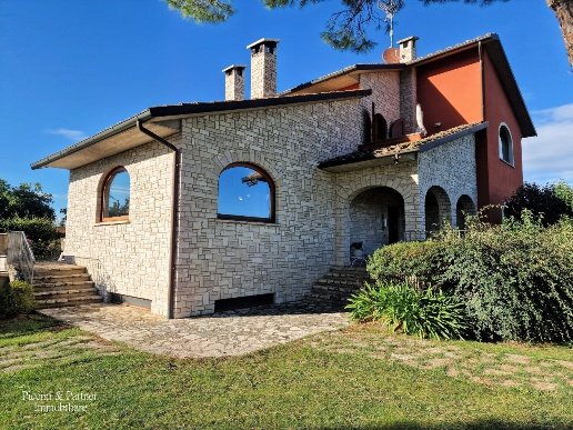 casa indipendente in vendita a Castiglione del Lago