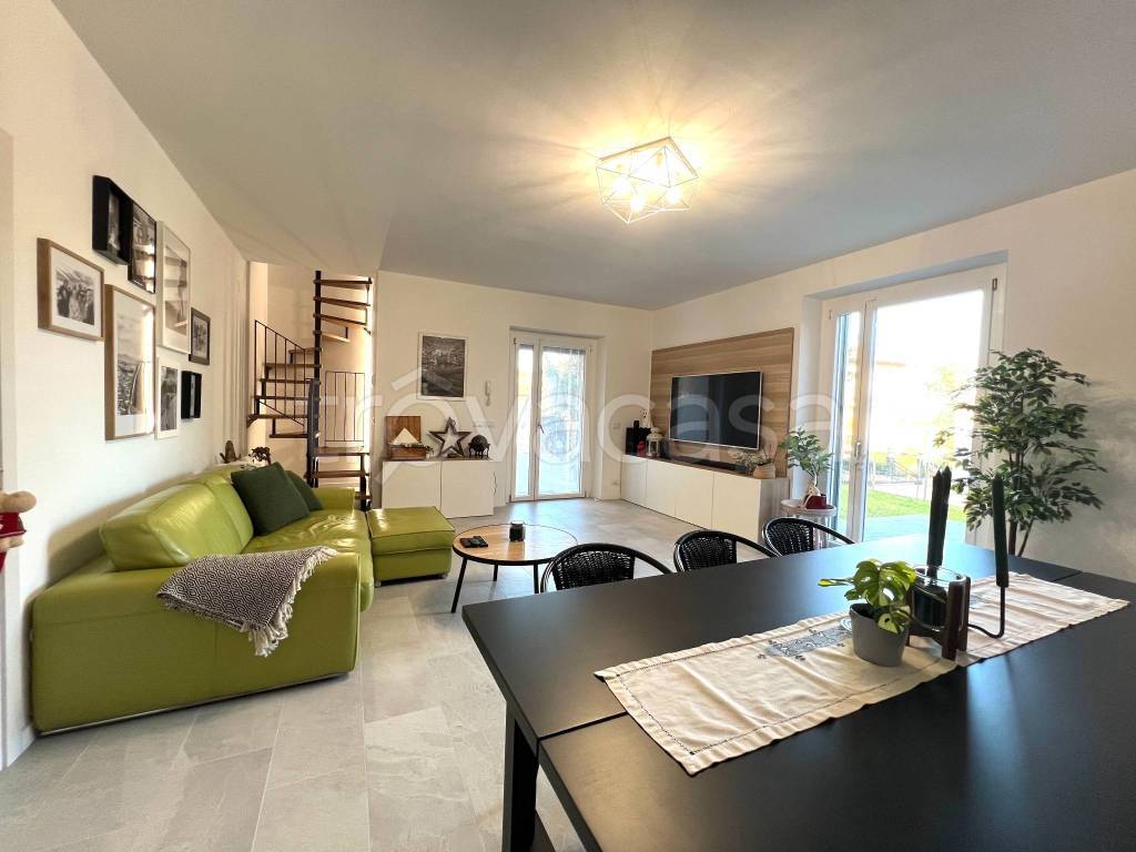 casa indipendente in vendita a Castiglione del Lago