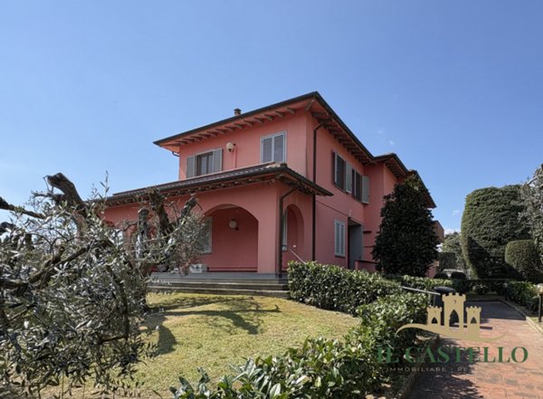 casa indipendente in vendita a Castiglione del Lago