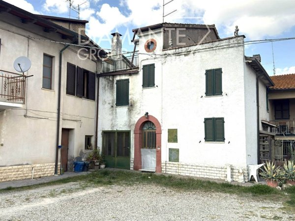 casa indipendente in vendita a Castiglione del Lago