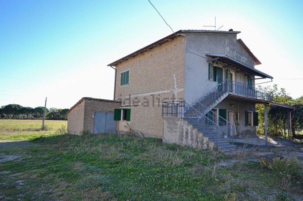 casa indipendente in vendita a Castiglione del Lago
