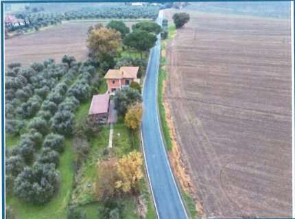 casa indipendente in vendita a Castiglione del Lago