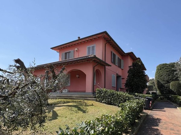 casa indipendente in vendita a Castiglione del Lago