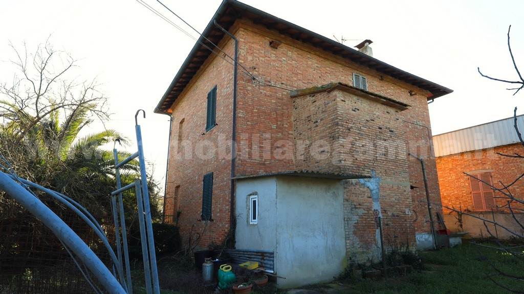 casa indipendente in vendita a Castiglione del Lago in zona Petrignano del Lago