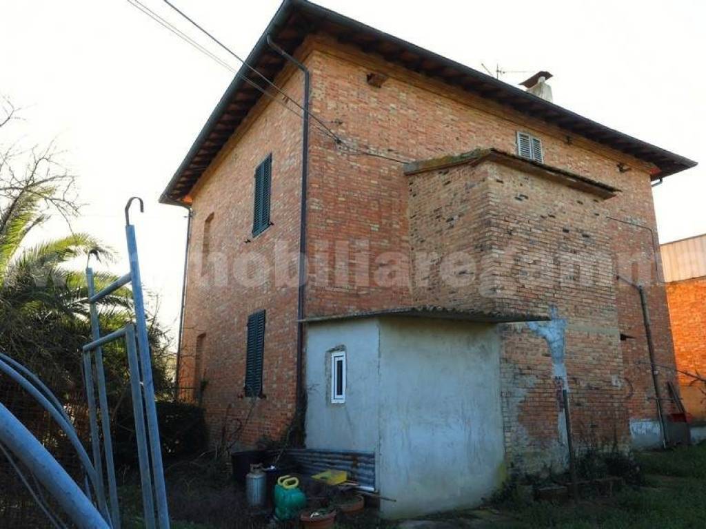 casa indipendente in vendita a Castiglione del Lago in zona Petrignano del Lago