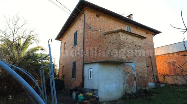 casa indipendente in vendita a Castiglione del Lago in zona Petrignano del Lago