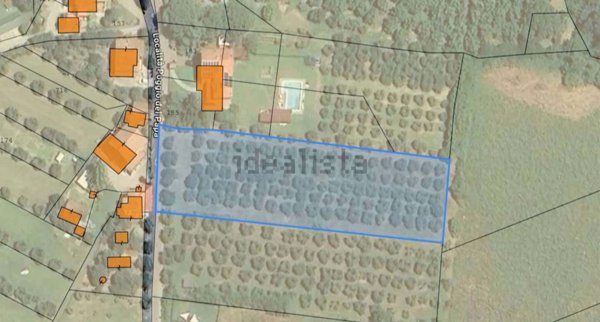 terreno edificabile in vendita a Castiglione del Lago in zona Vaiano