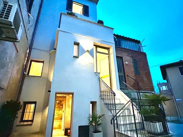 casa indipendente in vendita a Castiglione del Lago