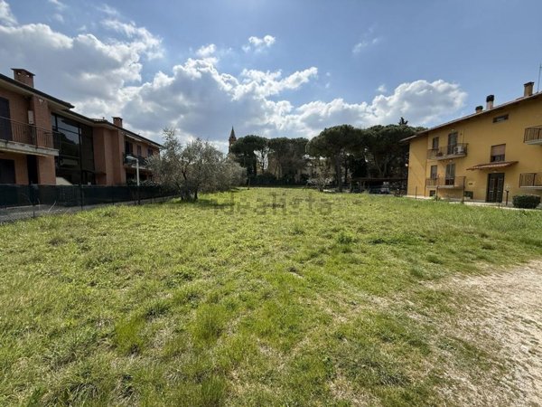 terreno edificabile in vendita a Castiglione del Lago in zona Panicarola