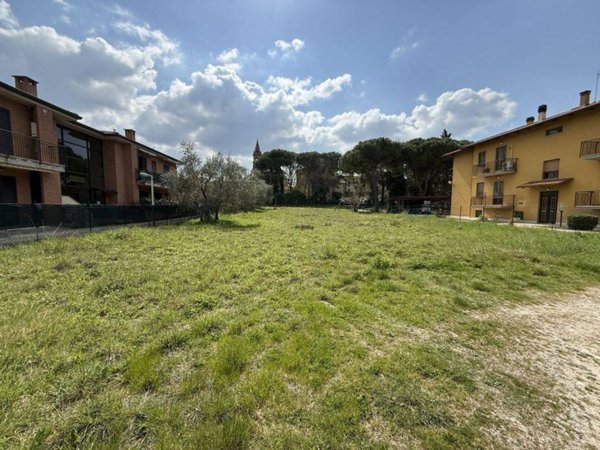 terreno edificabile in vendita a Castiglione del Lago in zona Panicarola