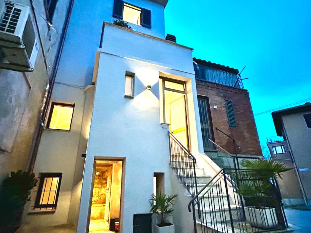 casa indipendente in vendita a Castiglione del Lago