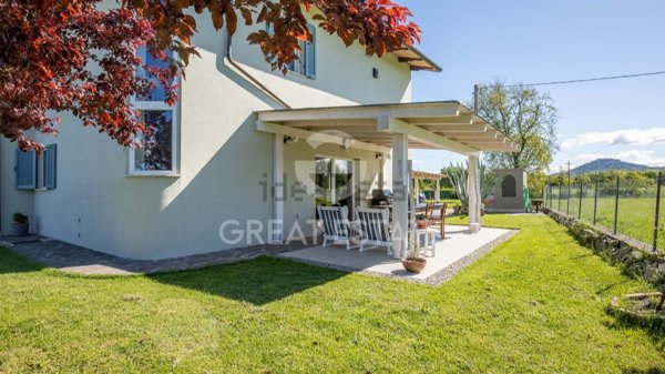 casa indipendente in vendita a Castiglione del Lago