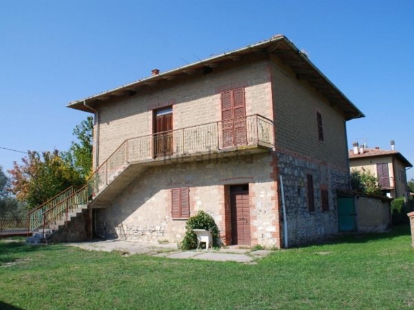 casa indipendente in vendita a Castiglione del Lago