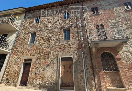 intera palazzina in vendita a Castiglione del Lago