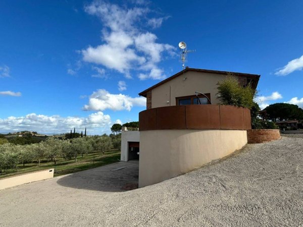 casa indipendente in vendita a Castiglione del Lago