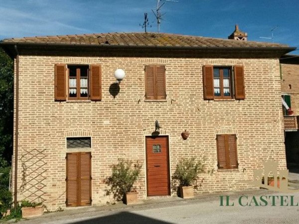 casa indipendente in vendita a Castiglione del Lago