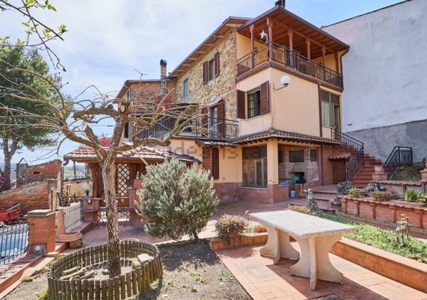 casa semindipendente in vendita a Castiglione del Lago