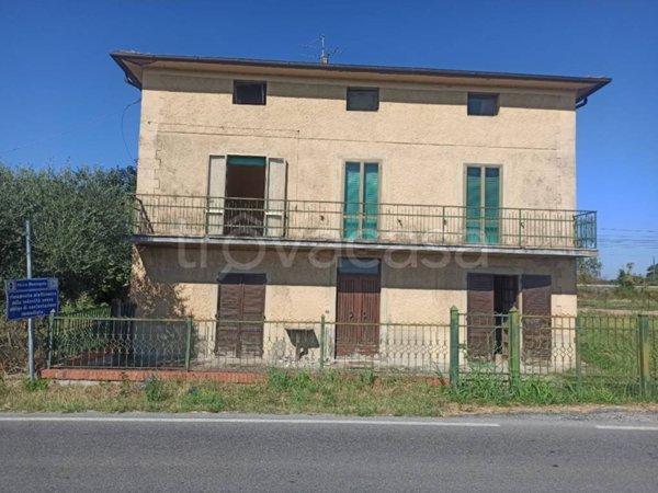 casa indipendente in vendita a Castiglione del Lago