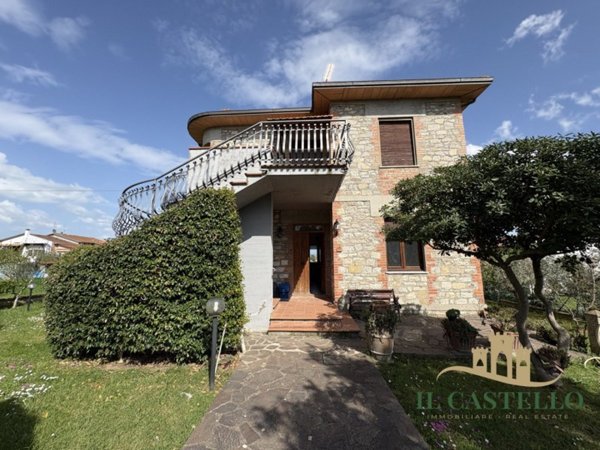 casa indipendente in vendita a Castiglione del Lago