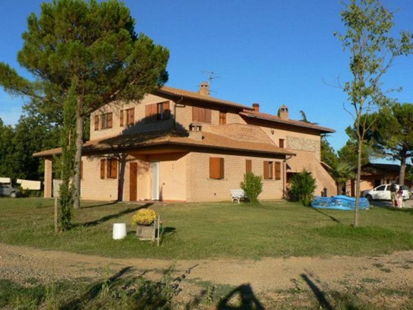 casa indipendente in vendita a Castiglione del Lago