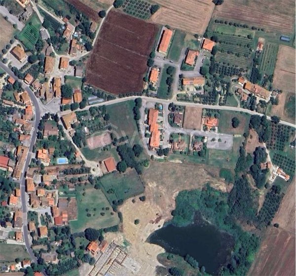 terreno edificabile in vendita a Castiglione del Lago in zona Macchie