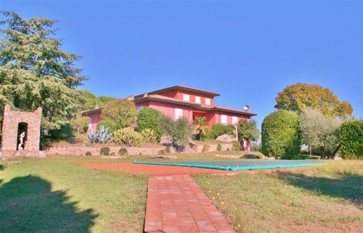 casa indipendente in vendita a Castiglione del Lago