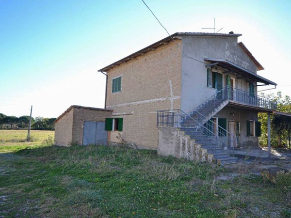casa indipendente in vendita a Castiglione del Lago