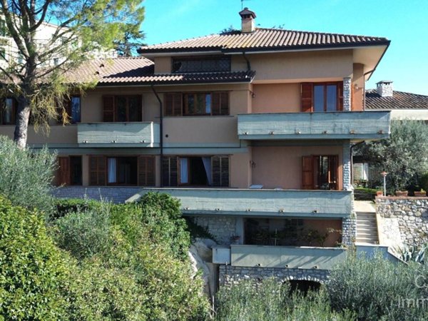 casa indipendente in vendita a Castiglione del Lago