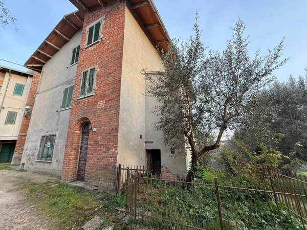 casa indipendente in vendita a Castiglione del Lago in zona Casamaggiore