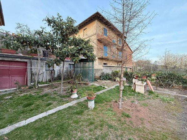 casa indipendente in vendita a Castiglione del Lago in zona Casamaggiore