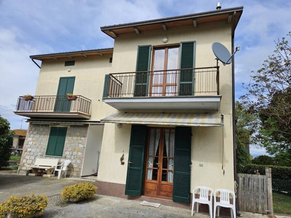 casa indipendente in vendita a Castiglione del Lago
