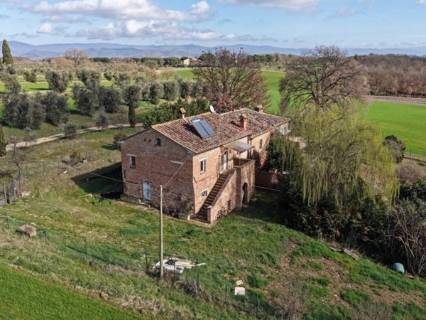 casa indipendente in vendita a Castiglione del Lago
