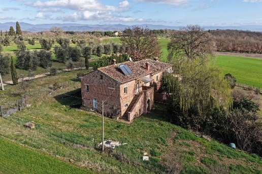 casa indipendente in vendita a Castiglione del Lago