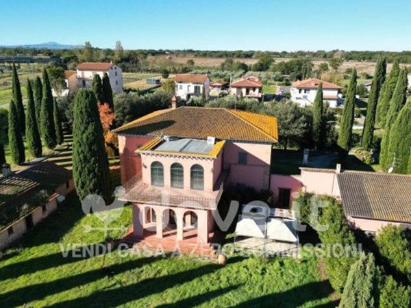 casa indipendente in vendita a Castiglione del Lago