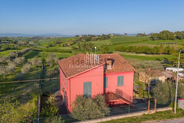 casa indipendente in vendita a Castiglione del Lago in zona Vaiano