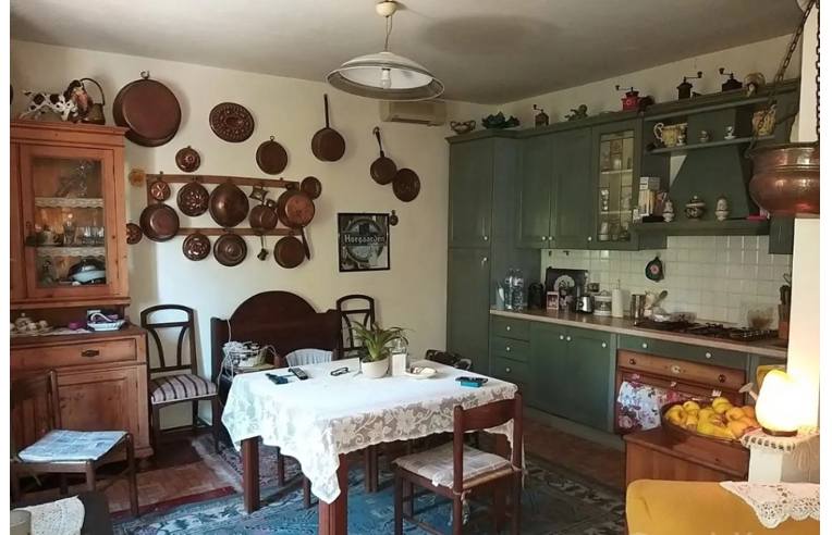 casa indipendente in vendita a Castiglione del Lago