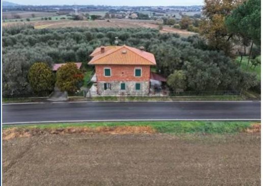 casa indipendente in vendita a Castiglione del Lago in zona Badia