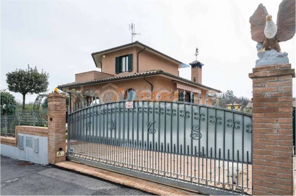 casa indipendente in vendita a Castiglione del Lago