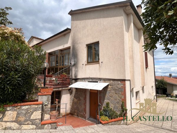 casa indipendente in vendita a Castiglione del Lago
