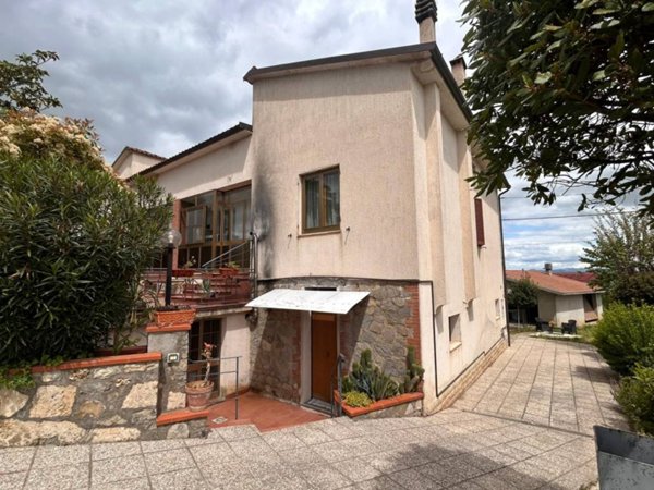 casa indipendente in vendita a Castiglione del Lago