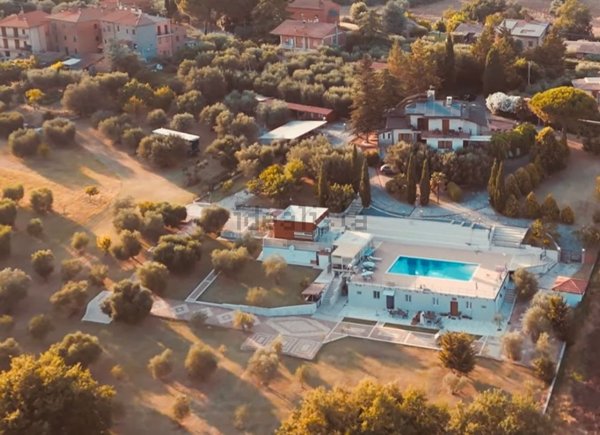 casa indipendente in vendita a Castiglione del Lago