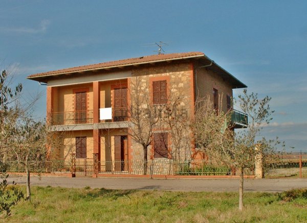 casa indipendente in vendita a Castiglione del Lago in zona Badia
