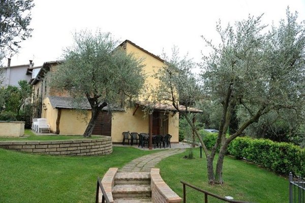 casa indipendente in vendita a Castiglione del Lago