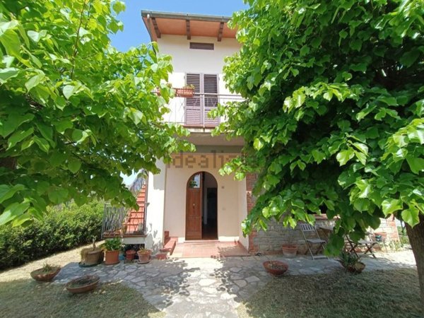 casa indipendente in vendita a Castiglione del Lago