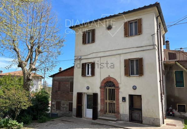 casa indipendente in vendita a Castiglione del Lago