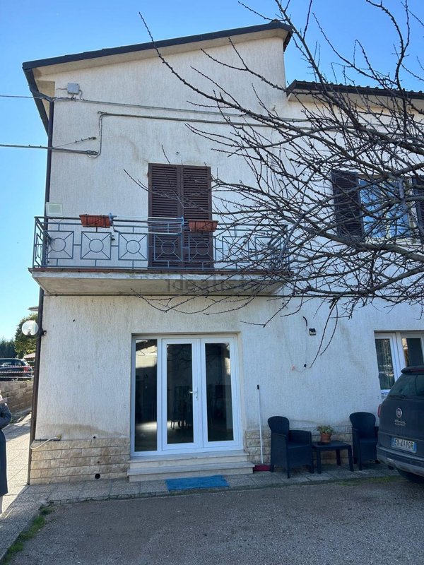 casa indipendente in vendita a Castiglione del Lago