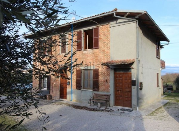 casa indipendente in vendita a Castiglione del Lago