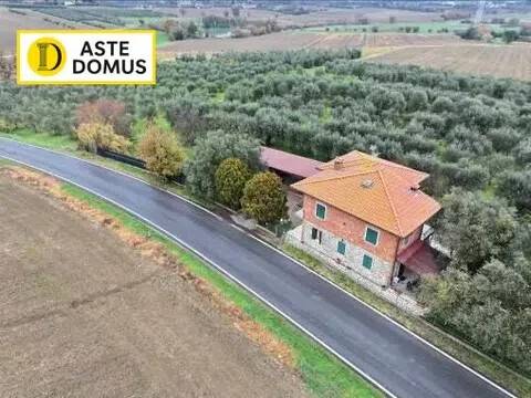 casa indipendente in vendita a Castiglione del Lago