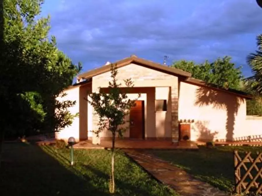 casa indipendente in vendita a Castiglione del Lago